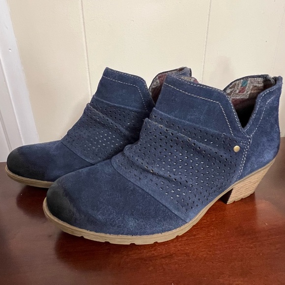 NWOT Earth Origins blue suede Amanda booties ankle boots comfortable casual 11W - Picture 4 of 8